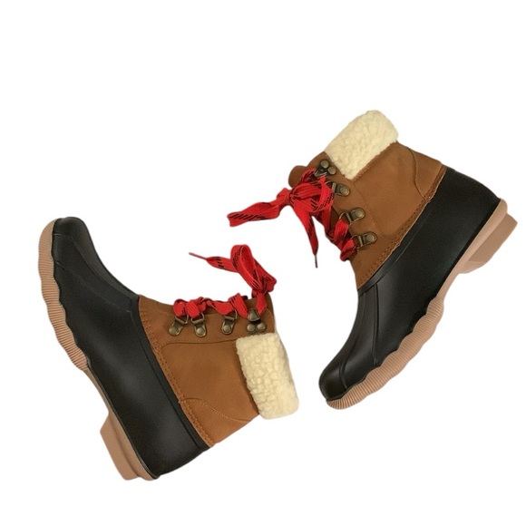 Magellan Outdoors Sherpa collar duck boot - Picture 2 of 14